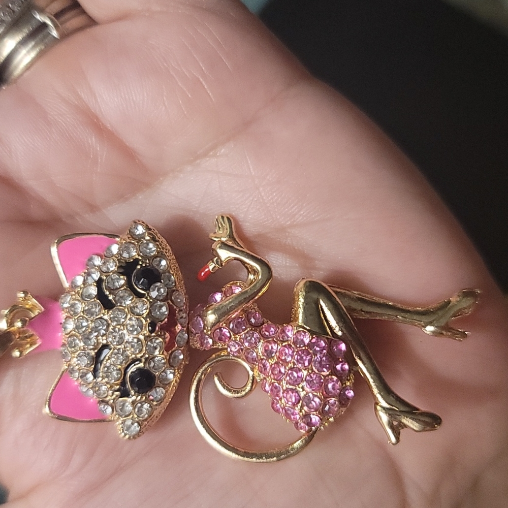 NWT SEXY KITTY CRYSTAL NECKLACE BY BETSEY JOHNSON